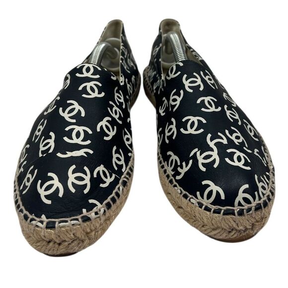 Chanel CC Logo Leather Espadrilles Navy White Monogram Flats Designer Size 40 - Picture 2 of 12